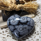Snowflake Obsidian Heart~CRSOHRT1