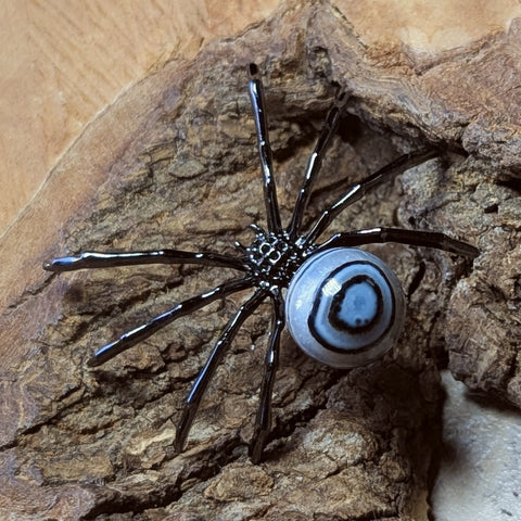 Black Onyx & Quartz Spider~CROQSPD1