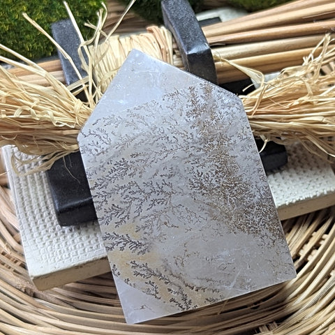 Dendritic Quartz Tower~CRDQTWR4