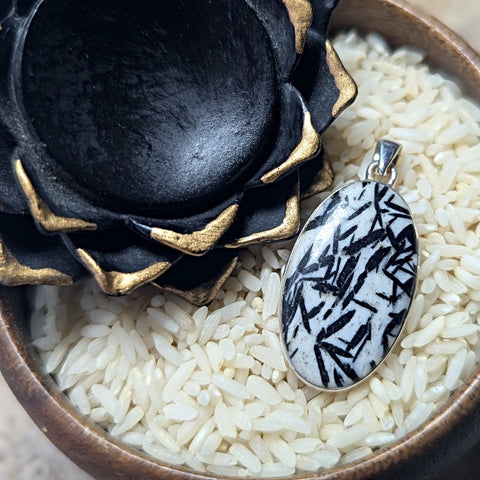 Horneblende in Quartz Pendant~JSSHORN4