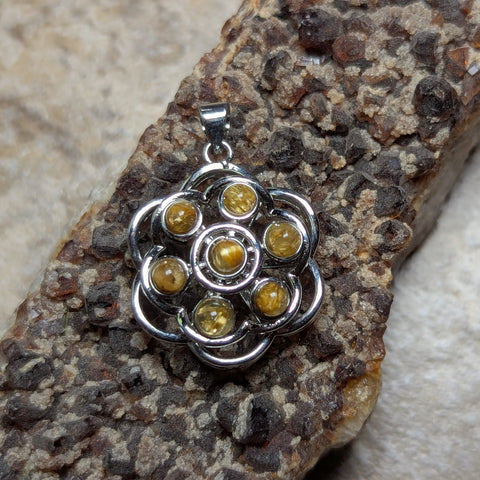 Rutilated Quartz "Spinner" Pendant~JRQPSS01