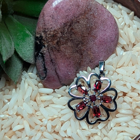 Faceted Garnet Pendant~JSTGARP2