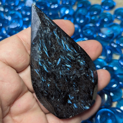 Garnet in Arfvedsonite "Flame"~CRGAFLM2