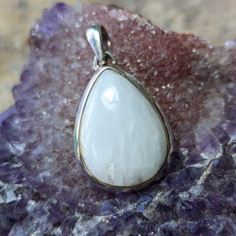 Scolecite pendant discount