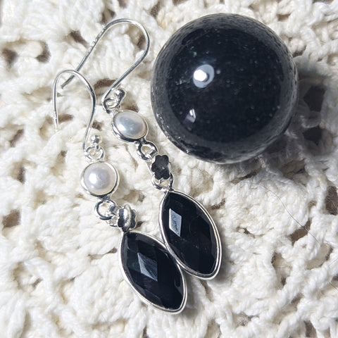 Black Onyx & Pearl Earrings~JSBOPRLE